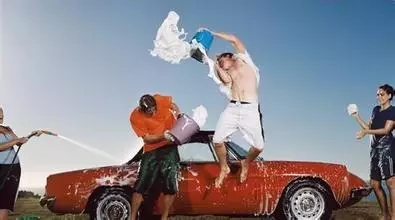 溫度高了，怎么解決汽車在太陽(yáng)下長(zhǎng)期暴曬？