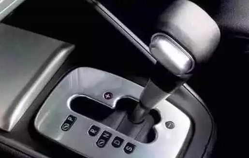 自動(dòng)檔車(chē)這樣開(kāi)提前報(bào)廢，多少老司機(jī)中招