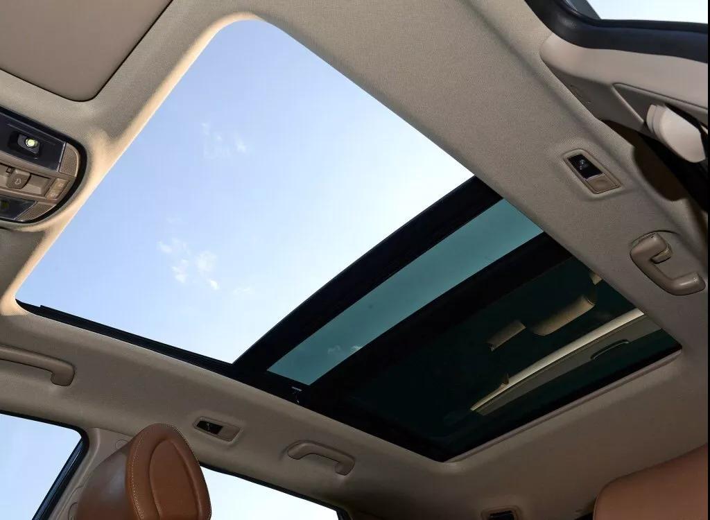 汽車(chē)內(nèi)頂棚臟了，如何清理？